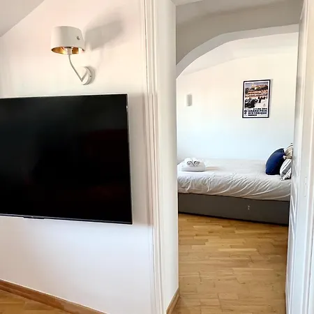 Charming Peaceful Haven In The Golden Square, Air-conditioned Апартаменты
