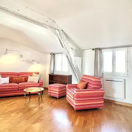 Apartment Charming Peaceful Haven In The Golden Square, Air-conditioned