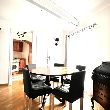 Apartment Charming Peaceful Haven In The Golden Square, Air-conditioned Nice