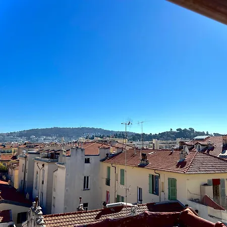 Charming Peaceful Haven In The Golden Square, Air-conditioned