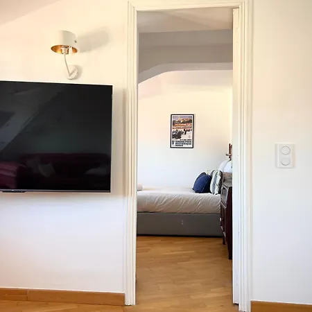 Charming Peaceful Haven In The Golden Square, Air-conditioned * Niza