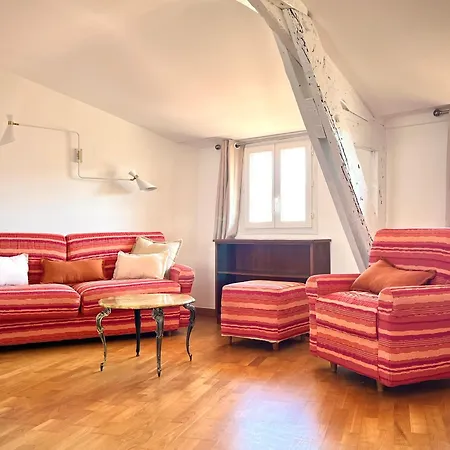 Charming Peaceful Haven In The Golden Square, Air-conditioned * Nice