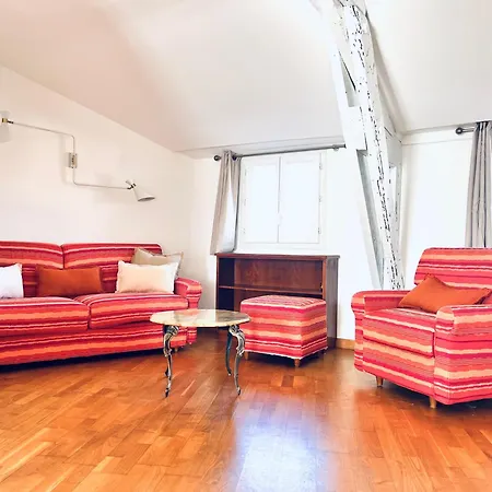 Charming Peaceful Haven In The Golden Square, Air-conditioned Apartment *
